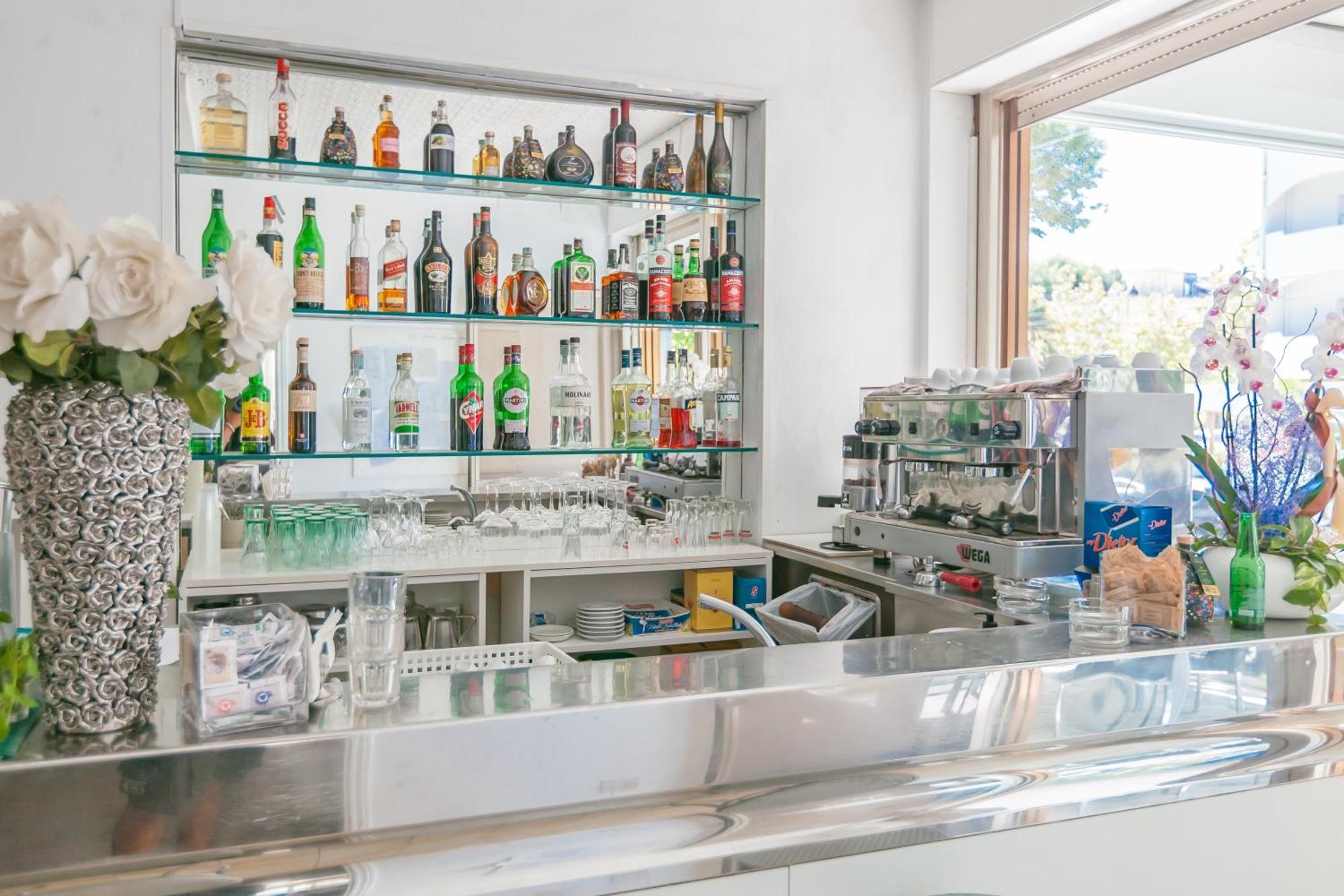 Hotel Patrizia Riccione Bagian luar foto