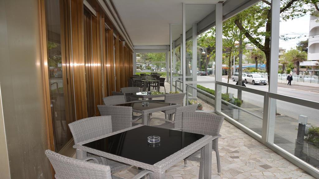Hotel Patrizia Riccione Bagian luar foto